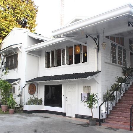 The White Bed And Breakfast Bacolod Exterior photo