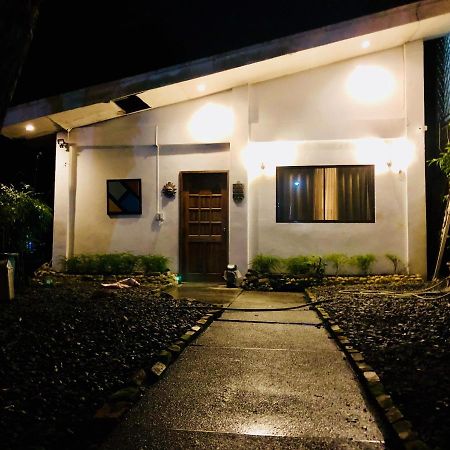 The White Bed And Breakfast Bacolod Exterior photo