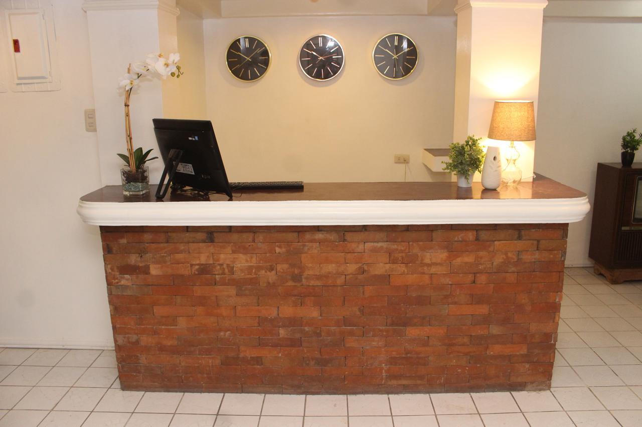 The White Bed And Breakfast Bacolod Exterior photo
