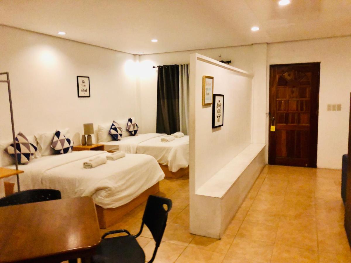 The White Bed And Breakfast Bacolod Exterior photo