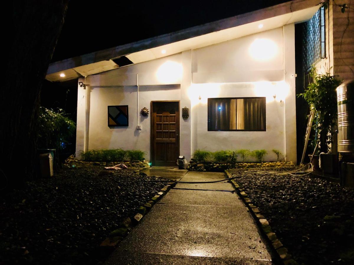 The White Bed And Breakfast Bacolod Exterior photo